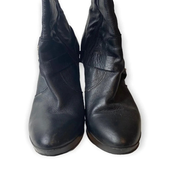 Arnold Churgin Black Leather Knee High Heeled Boots - Picture 4 of 10